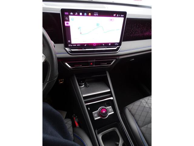 Volkswagen TIGUAN 1.5 eTSI R-Line Business AUTOMAAT| VOL OPTIES! |SPORT INTERIEUR| CAMERA| NAVIGATIE| DODE HOEK DETECTIE| PARKEERSENSOREN