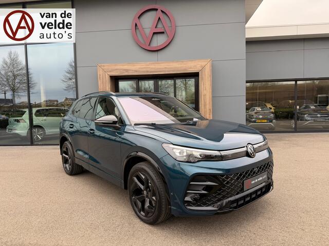 Volkswagen TIGUAN 1.5 eHybrid R-Line | Black line | 360 Camera | Trekhaak | Dode hoek | IQ light | Elek. klep | Rijklaar incl. garantie
