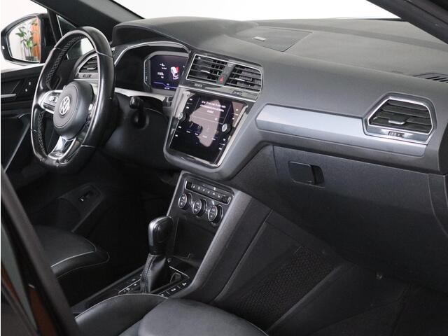 Volkswagen TIGUAN 1.5 TSI ACT Highline 2x R-Line Panoramadak, Trekhaak, Volleder, Memory, LED, Virtual
