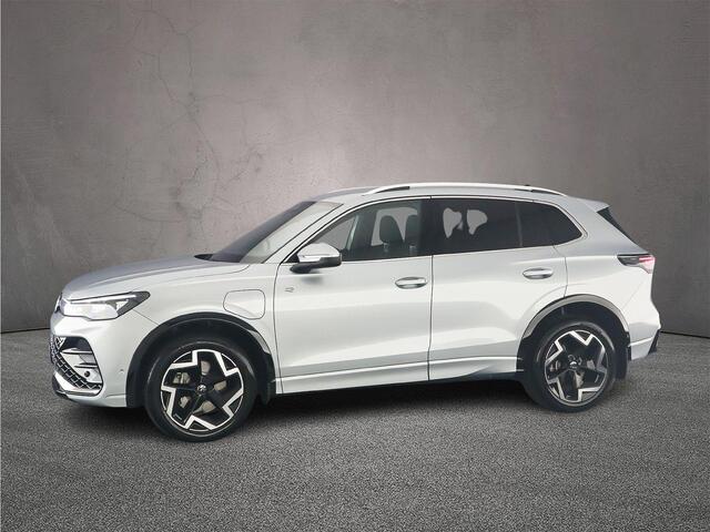 Volkswagen TIGUAN R-Line Edition 1.5 TSI eHybrid 272pk DSG Automaat Trekhaak, Adaptive cruise control, Elektrische achterklep, Achteruitrijcamera, LED koplampen