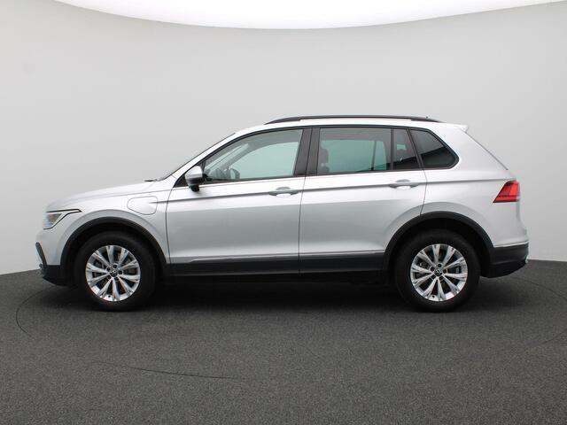 Volkswagen TIGUAN 1.4 TSI eHybrid Life 245PK DSG SOH 90%, PDC Voor en Achter, Navi via Apple Carplay/Android Auto, Digital Cockpit, Adaptieve Cruise Controle