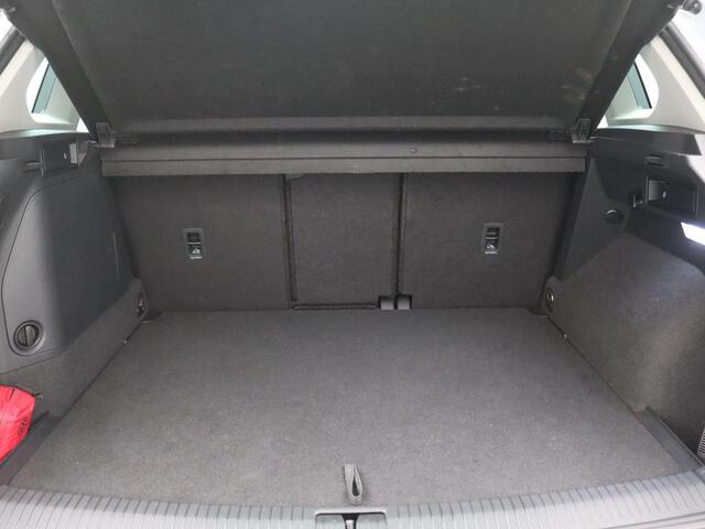 Volkswagen TIGUAN 1.4 TSI eHybrid Life 245PK DSG SOH 90%, PDC Voor en Achter, Navi via Apple Carplay/Android Auto, Digital Cockpit, Adaptieve Cruise Controle