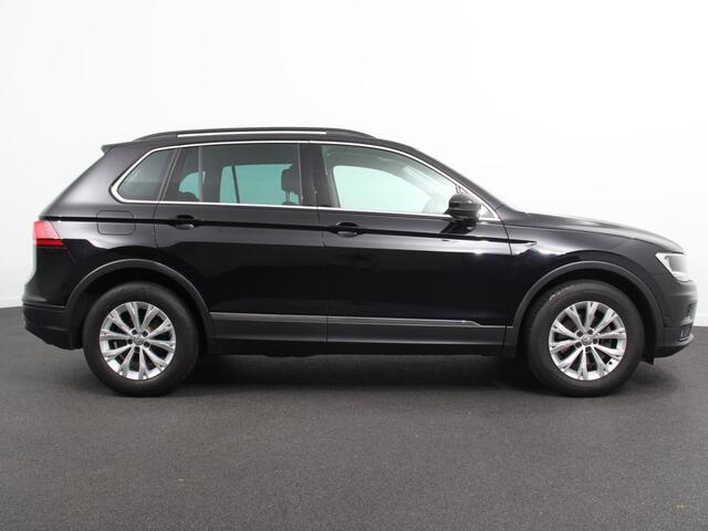 Volkswagen TIGUAN 1.5 TSI Comfortline Team DSG Navigatie Camera Lane Assist Virtual Cockpit Winterpakket Adaptive Cruise control LMV Velgen