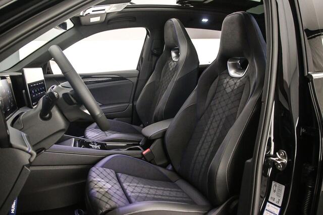 Volkswagen TIGUAN R-Line Edition 1.5 TSI eHybrid 272pk DSG Automaat Trekhaak, Panoramadak, Adaptive cruise control, Elektrische achterklep, Achteruitrijcamera