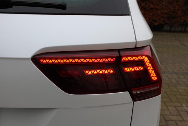 Volkswagen TIGUAN 1.4 TSI Highline Business R-Line | Incl. 12 maanden Garantie | Panorama dak | Stoelverwarming | Achteruitrijcamera | Elektrische kofferbakklep | Adaptive cruise controle | DAB | Apple CarPlay/Android Auto | Virtual cockpit | Climate controle | Navigatie |