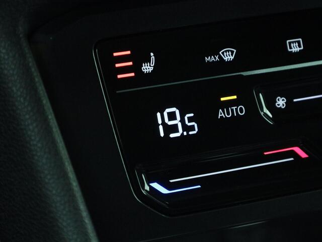 Volkswagen TIGUAN 1.4 TSIeHybrid 180kW/245PK R-Line DSG · Panoramadak · Leder · Trekhaak · Camera · Stoelverwarming ·