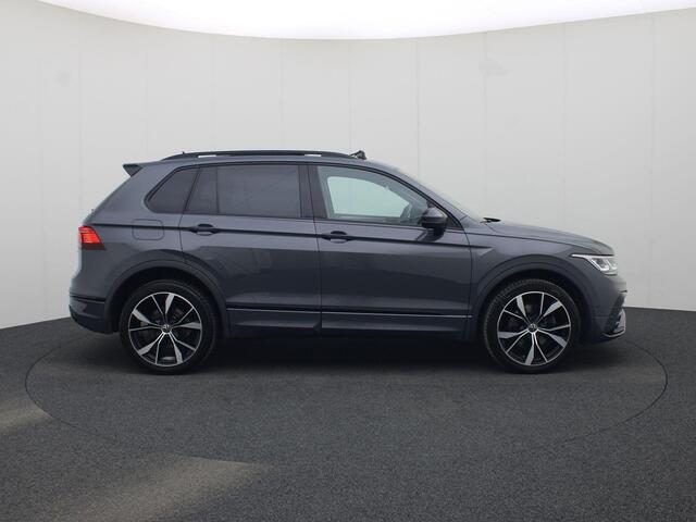 Volkswagen TIGUAN 1.4TSIeHybrid 180kW/245PK R-Line DSG · Panoramadak · Trekhaak · Camera · Apple/Android