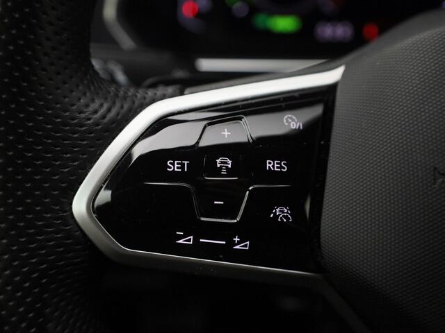 Volkswagen TIGUAN 1.4TSIeHybrid 180kW/245PK R-Line DSG · Panoramadak · Trekhaak · Camera · Apple/Android