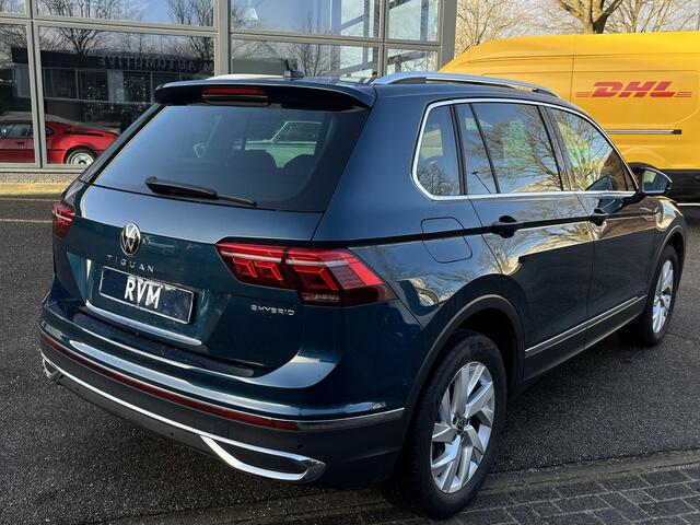 Volkswagen TIGUAN 1.4 TSI eHybrid PHEV SUPER COMPLEET| SCHUIF/ KANTELDAK| DODE HOEK| ELEK. ACHTERKLEP| DIG. DASH | CAMERA| STOELVERWARMING| RIJKLAAR GELEVERD INCL. 12 MND BOVAG GARANTIE