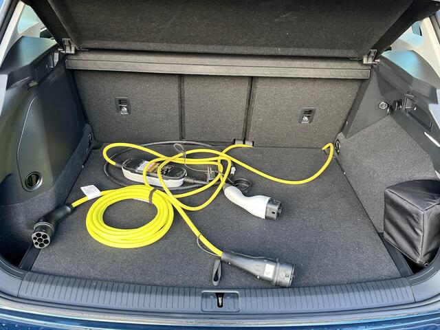 Volkswagen TIGUAN 1.4 TSI eHybrid PHEV SUPER COMPLEET| SCHUIF/ KANTELDAK| DODE HOEK| ELEK. ACHTERKLEP| DIG. DASH | CAMERA| STOELVERWARMING| RIJKLAAR GELEVERD INCL. 12 MND BOVAG GARANTIE