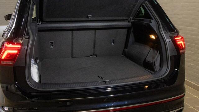 Volkswagen TIGUAN 1.4 TSI eHybrid R-Line Business+ Black 245PK IQ.Light Matrix Pano Head Up 20 Inch Memory Leer Trekhaak ACC 360 Camera