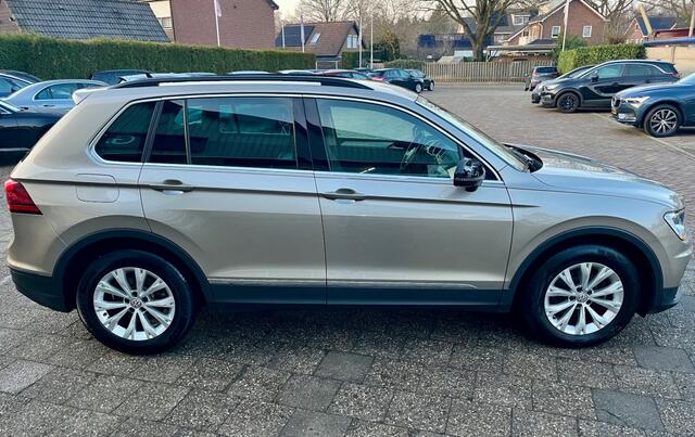 Volkswagen TIGUAN 1.5 TSI ACT TREKHAAK AUTOMAAT NL AUTO