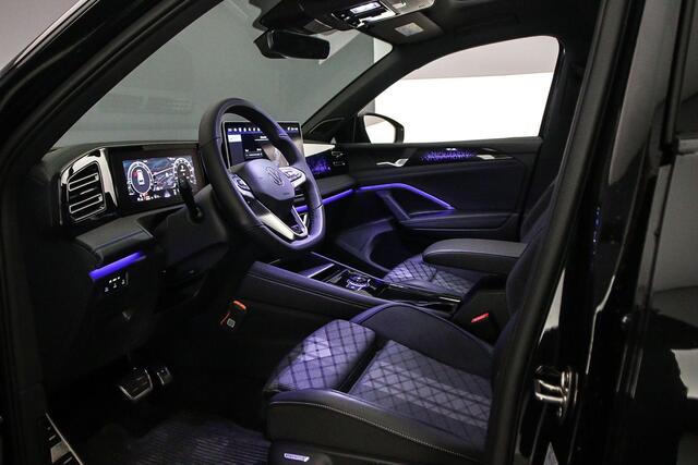 Volkswagen TIGUAN R-Line Edition 1.5 TSI eHybrid 272pk DSG Automaat Trekhaak, Panoramadak, Black Style, Navigatie, 360 camera, Adaptive cruise control, Achteruitrijcamera,