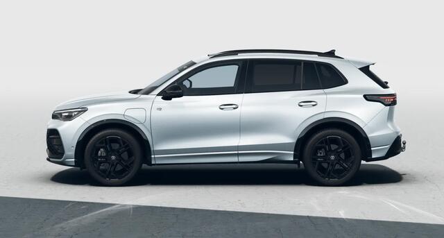 Volkswagen TIGUAN 1.5 eHybrid R-Line Edition HUD / Pano / Winterpakket