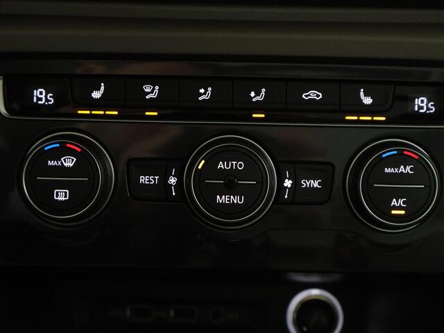 Volkswagen TIGUAN 2.0 TSI 4Motion Highline Business R Automaat | 360° Camera | Trekhaak | Vol leer | Stoelverwarming | Schuif-/Kanteldak |