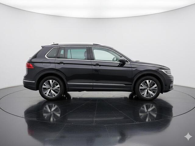 Volkswagen TIGUAN 1.4 TSI eHybrid Elegance Business+ Automaat |Trekhaak | Digitale tellerklok | Camera | Schuif/kanteldak | Cruise | PDC | Navigatie | Stoelverwarming