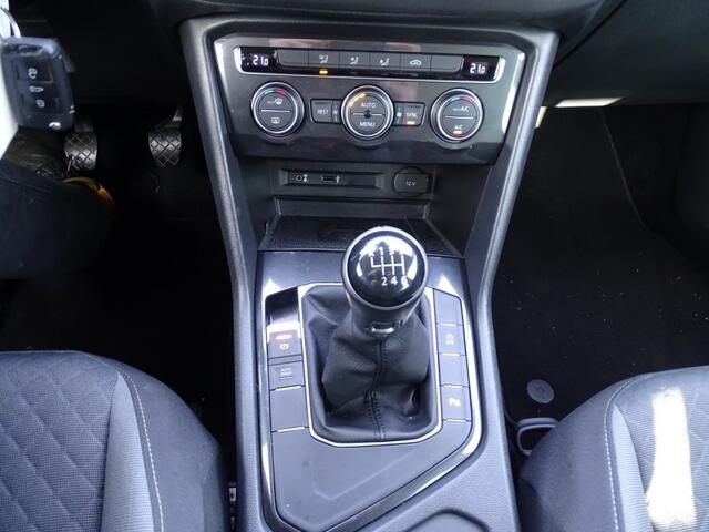 Volkswagen TIGUAN 1.4 TSI CON. SERIES-Navi-Carplay-Blth-Cruise-Clima-Pdc
