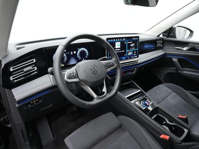 Volkswagen TIGUAN 1.5 eHybrid 204 pk DSG Elegance | Stuur-/stoelverwarming | Achteruitrijcamera | Leder/alcantara | Massage