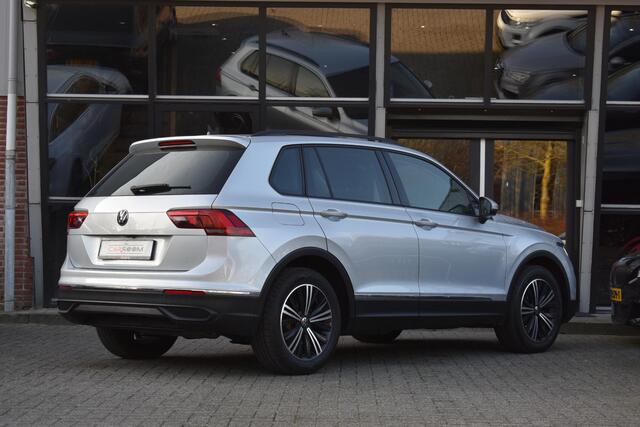 Volkswagen TIGUAN 1.5 TSI Life Business Camera ACC Keyless IQ.LIGHT