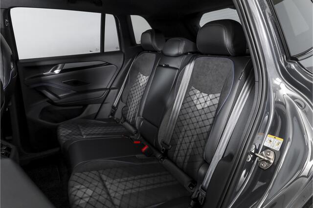 Volkswagen TIGUAN 1.5 eHybrid 272 PK R-Line Edition | Black Style | Assistance Plus | Elek. Trekhaak | S/K-panodak | IQ Light | Adapt. Cruise | Stoel-+stuurverw. | NAV+App. Connect | 360 Camera | LM 20" | 3547