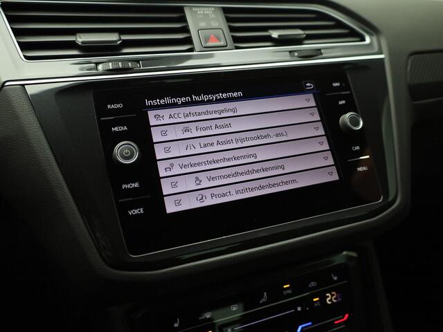 Volkswagen TIGUAN 1.5TSI/150PK R-Line DSG · Panoramadak · Apple/Android Car Play · Camera · Stoel -& Stuurverwarming