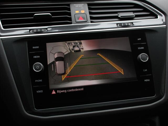 Volkswagen TIGUAN Allspace 1.5 TSI DSG Comfortline 7p. Climate Control Camera Parkeer sensoren Trekhaak Electrisch bedienbare achterklep Stoelverwarming