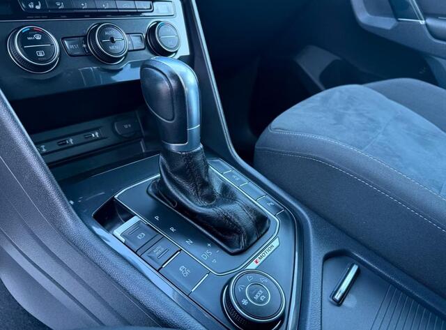 Volkswagen TIGUAN 1.4 TSI R-LINE EXTERIEUR ADAP CRUISE TREKHAAK