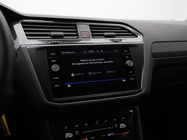 Volkswagen TIGUAN 1.4 TSI eHybrid 245 pk DSG R-Line Business | Trekhaak | IQ Light | Stuur-/stoelverwarming | Achteruitrijcamera