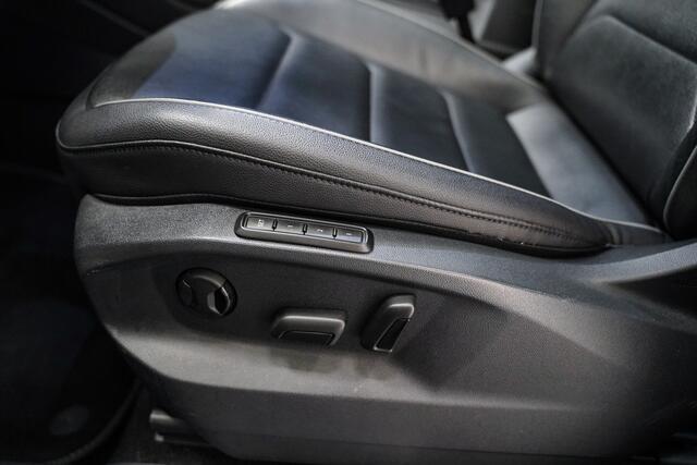 Volkswagen TIGUAN 1.5 TSI 150pk ACT R-Line|Panodak|Trekhaak|Leder