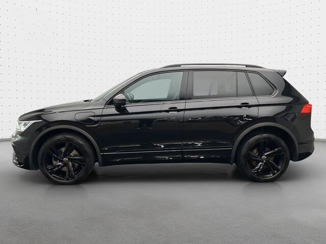 Volkswagen TIGUAN 1.4 TSI eHybrid R-Line BLACK ST. ** IQ LIGHT, VIRTUAL, PANORAMA, TREKH, 19-inch LMV ** 1e EIG - UNFALLFREI ** ** INFORMEER OOK NAAR ONZE AANTREKKELIJKE FINANCIAL-LEASE TARIEVEN **