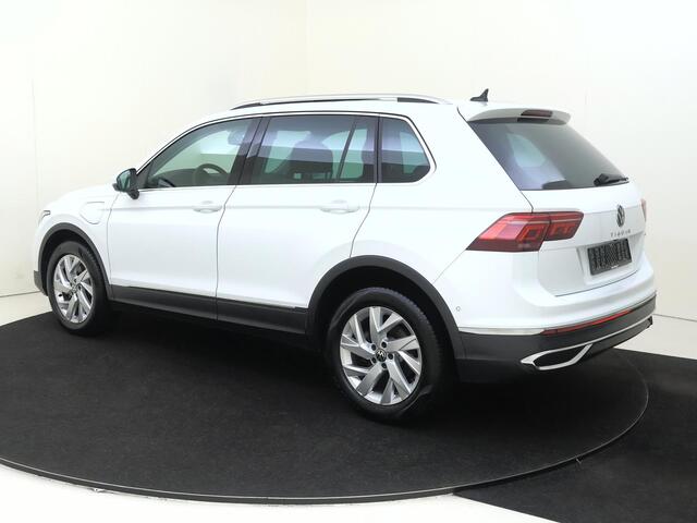 Volkswagen TIGUAN 1.4 TSI eHybrid Elegance | Schuif-/Kanteldak | Virtual Cockpit | Navigatie | Achteruitrijcamera |