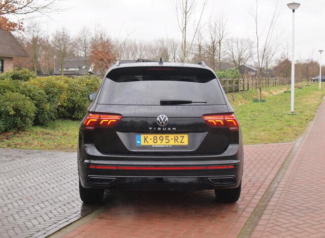 Volkswagen TIGUAN 1.5 TSI R-Line Business+ | Black Style | Sfeerverlichting | Leer | Virtual Cockpit | Apple Carplay | NL-Auto |