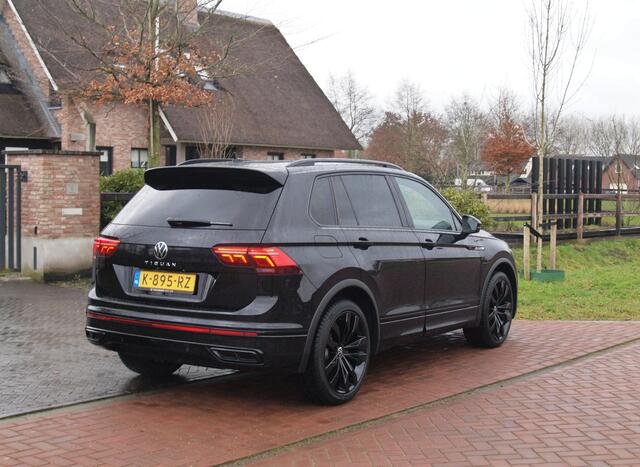 Volkswagen TIGUAN 1.5 TSI R-Line Business+ | Black Style | Sfeerverlichting | Leer | Virtual Cockpit | Apple Carplay | NL-Auto |