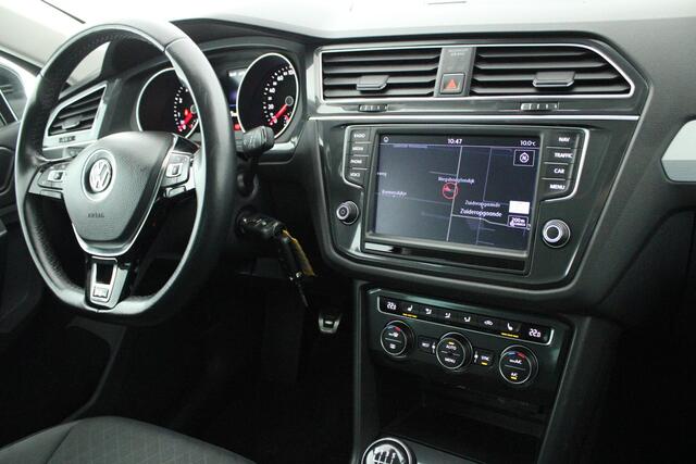 Volkswagen TIGUAN 1.4 TSI 150pk Connected Series Trekhaak Navigatie Stoelverwarming