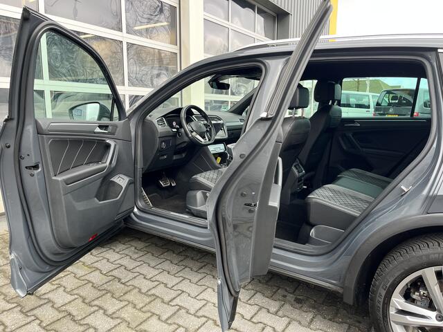 Volkswagen TIGUAN 1.4 TSI eHybrid R-Line 245pk Airco Adaptieve cruise controle R-pakket Digitaal display Elektrische achterklep Apple carplay Navigatiesysteem IQ.Licht Keyless start Achterruitrij camera