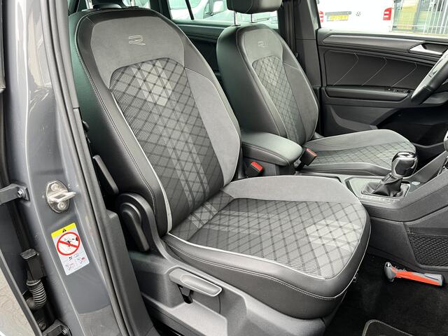 Volkswagen TIGUAN 1.4 TSI eHybrid R-Line 245pk Airco Adaptieve cruise controle R-pakket Digitaal display Elektrische achterklep Apple carplay Navigatiesysteem IQ.Licht Keyless start Achterruitrij camera