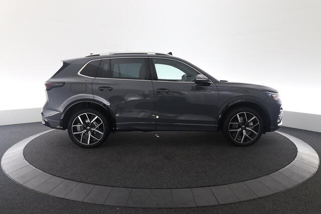 Volkswagen TIGUAN 1.5 eHybrid R-Line Edition | Pano | Trekhaak
