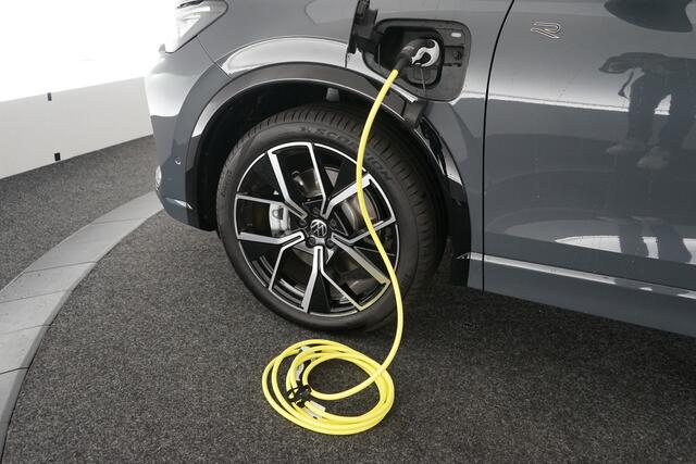 Volkswagen TIGUAN 1.5 eHybrid R-Line Edition | Pano | Trekhaak