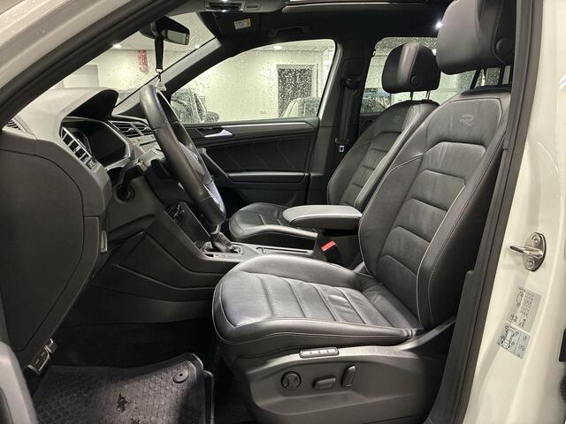 Volkswagen TIGUAN 1.4 TSI 245pk DSG eHybrid R-Line Business · Panoramadak · Leder · 360 Camera · Inklap. Trekhaak · Matrix LED · Side Assist · Keyless · Stuur- & Stoelverwarming ·