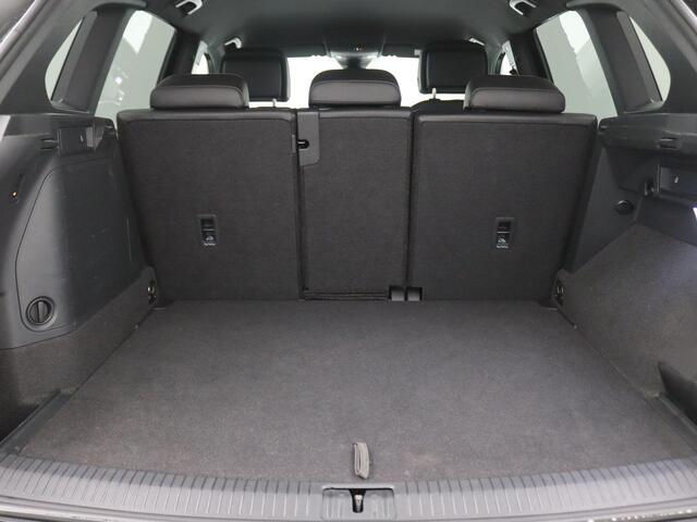 Volkswagen TIGUAN 1.4 TSI eHybrid R-Line Business+ 245PK DSG SOH 91%, Trekhaak, Black Style, 19" LM Velgen, Keyless, Stoel-Stuurverwarming