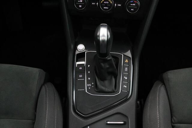 Volkswagen TIGUAN Allspace 1.5 TSI R*AUTOM*PANO*ACC*NAVI*HAAK*CAM*CARPLAY*ECC