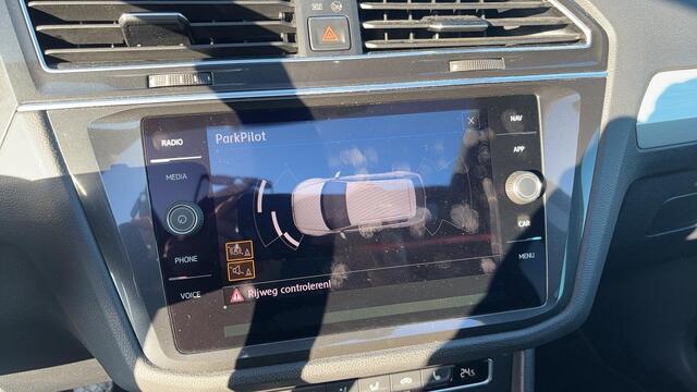 Volkswagen TIGUAN 1.4 TSI Comfortline Business R R-LINE / PANORAMADAK / FULL LED / CARPLAY / NAVI / CLIMA / PDC / BLUETOOTH / CRUISE / ACC / NL-AUTO