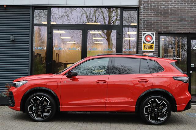 Volkswagen TIGUAN 1.5 eHybrid 272pk R-Line Black Style Pano/Leder/IQ.Light HD/360/Headup/HK/Keyless/ACC/DCC/Elek. stoelen/Dodehoek/20"/Trekhaak wegkl.