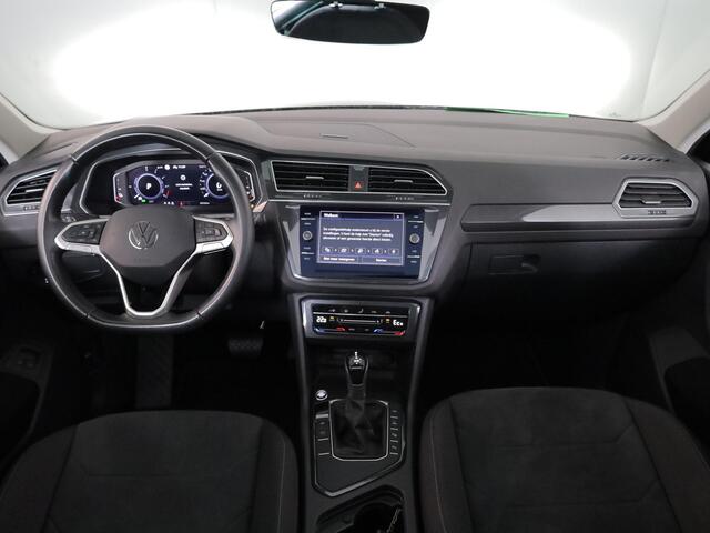 Volkswagen TIGUAN 1.4 TSI eHybrid Elegance 245 PK PHEV | Panorama dak | Matrix koplampen | Parkeercamera | Side assist |