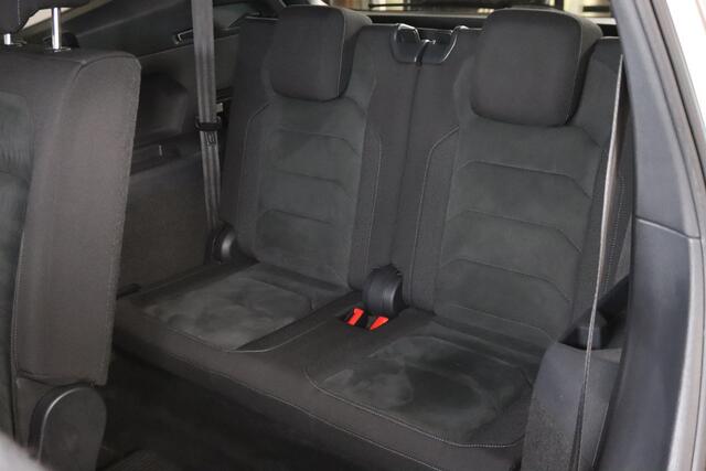 Volkswagen TIGUAN Allspace 1.5 TSI Highline Business R-line, 7-Persoons, Trekhaak, ACC, Camera, Panoramadak, DAB, Stoelverwarming,