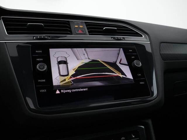 Volkswagen TIGUAN 1.4 TSI 245pk DSG eHybrid R-Line Business+ · Camera · Panoramadak · Head-Up · Dodehoeksensor · Apple/Android Car Play · 20'' Inch · Camera ·