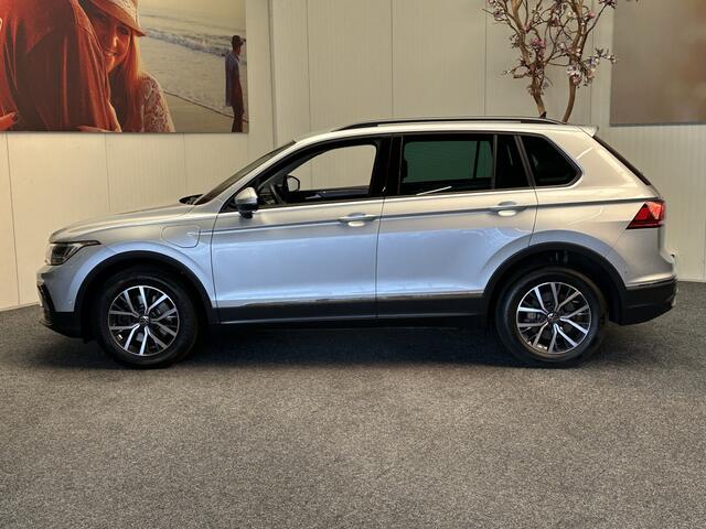 Volkswagen TIGUAN 1.4 TSI eHYBRID 245PK NAVIGATIE ADAPTIVE CRUISE CONTROL STOEL EN STUUR VERWARMING APPLE CARPLAY/ANDROID RIJSTROOKSENSOREN DODEHOEKSENSOREN PDC DSG ZEER MOOI !! 3010