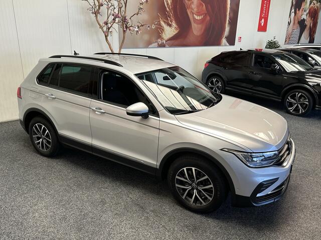 Volkswagen TIGUAN 1.4 TSI eHYBRID 245PK NAVIGATIE ADAPTIVE CRUISE CONTROL STOEL EN STUUR VERWARMING APPLE CARPLAY/ANDROID RIJSTROOKSENSOREN DODEHOEKSENSOREN PDC DSG ZEER MOOI !! 3010