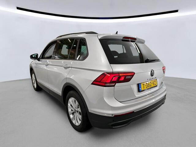 Volkswagen TIGUAN 1.5 TSI Life 14.478 km !!! LED / Navi by APP