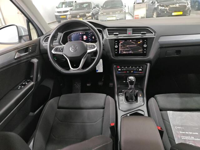 Volkswagen TIGUAN 1.5 TSI Life 14.478 km !!! LED / Navi by APP